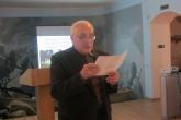 Участник семейного клуба, лоевский поэт и краевед Алесь Кукаро читает поэму собственного сочинения, посвященную Е.В.Клумову